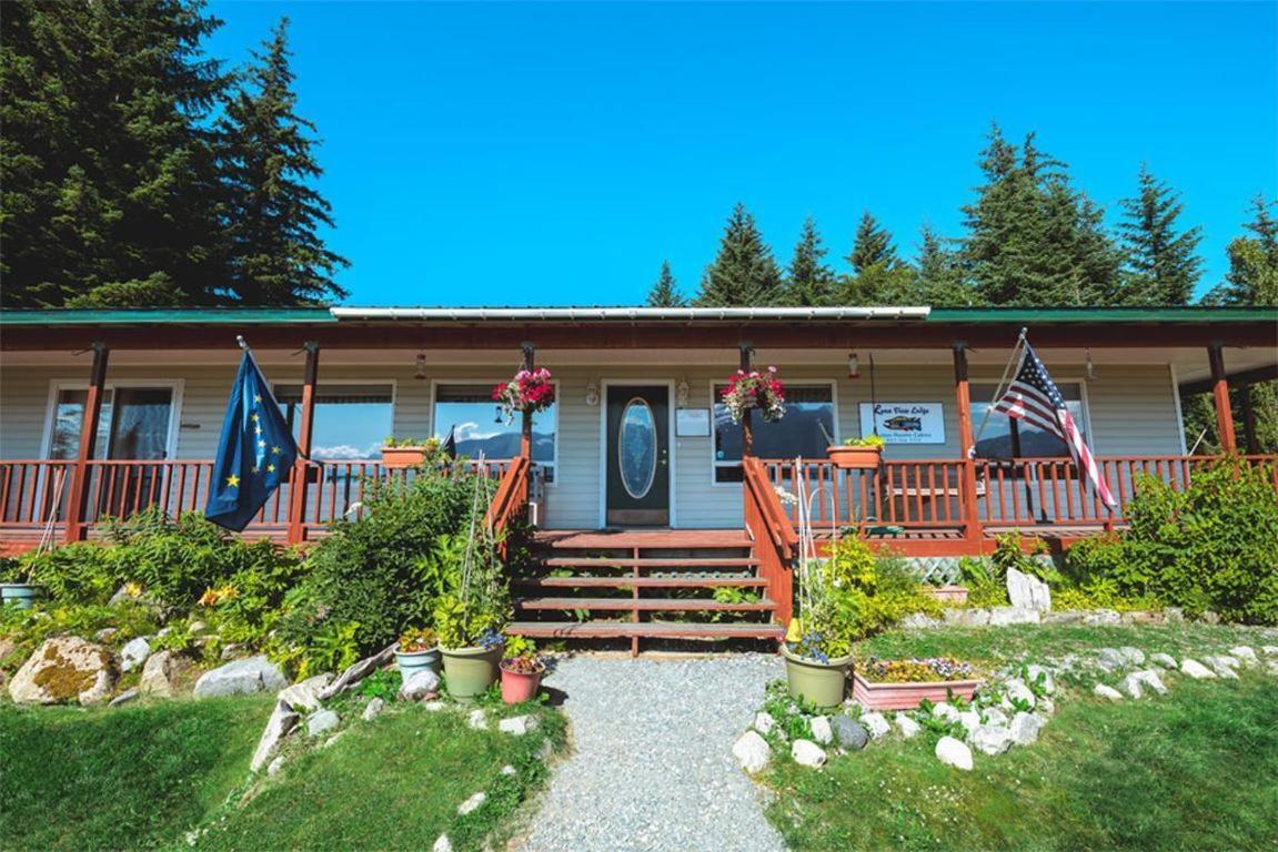 Front Room Lynnview Lodge Haines Bagian luar foto